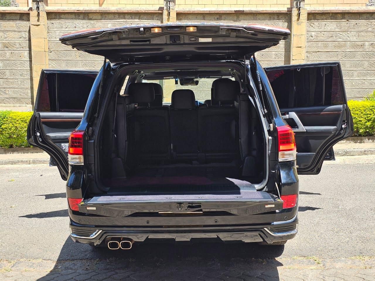 Toyota Land Cruiser 200  (LC200)
